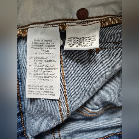 Madewell "Curvy Cali Demi-Boot" Jeans, size 26. Indigo color. - Picture 10 of 11
